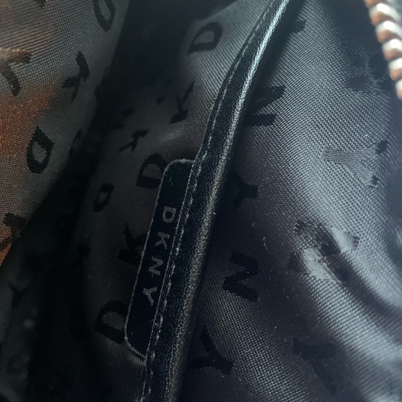 NEW DKNY Cleo Top Zip Camera Handbag Shoulder Purse Chain Strap Tattoo New York - Picture 9 of 15